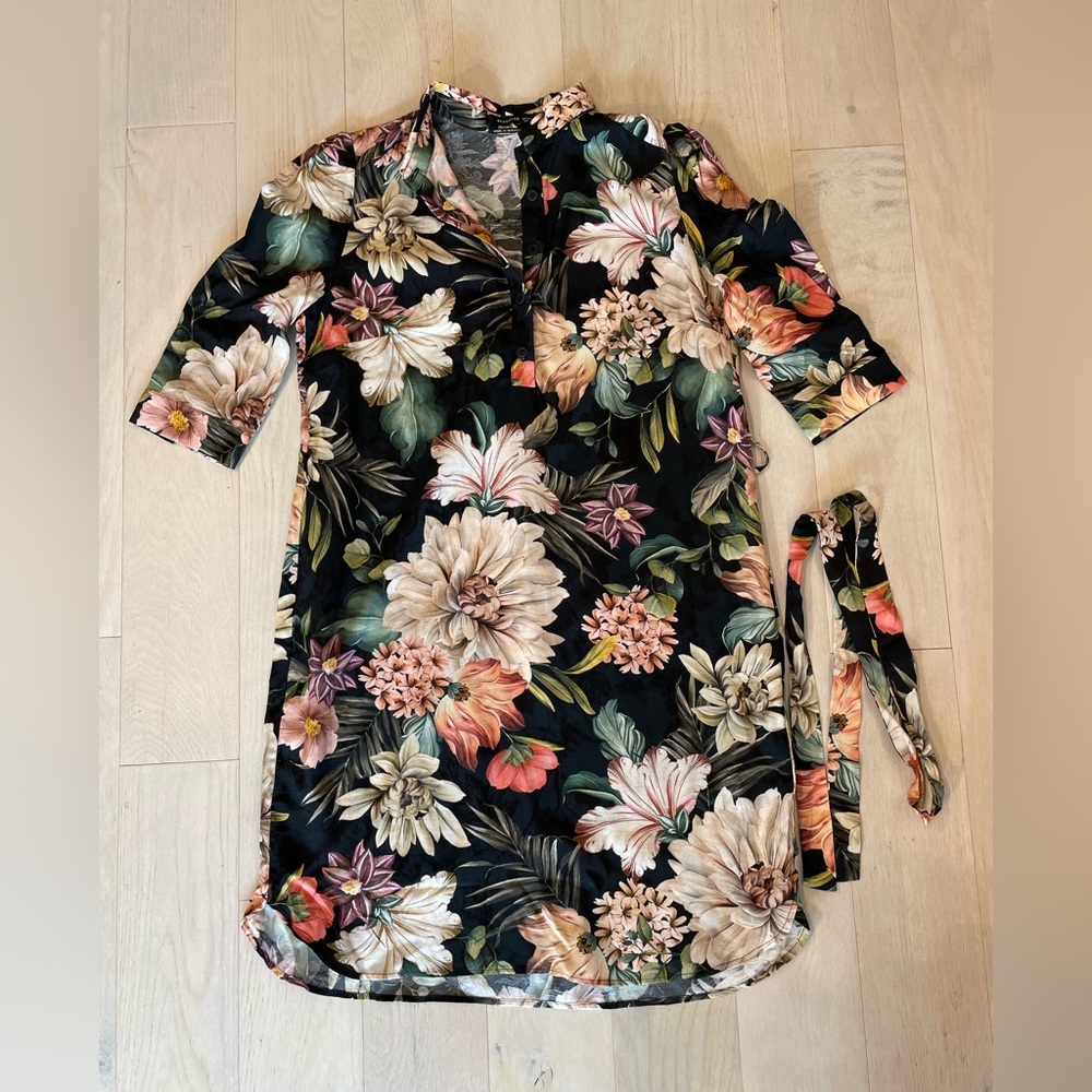 Reserved 3/4 Sleeve Floral Dress SIZE 38 (US size 6)